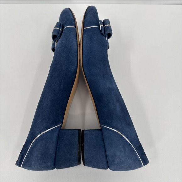 Salvatore Ferragamo Vara Blue Suede Heels Size 8 Silver Hardware VTG Classic - Picture 12 of 16